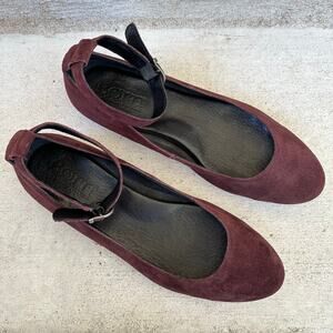 Born Ballet Flats Size 9.5 Burgundy Suede Ankle Strap Moody Dark‎ Cherry Grunge